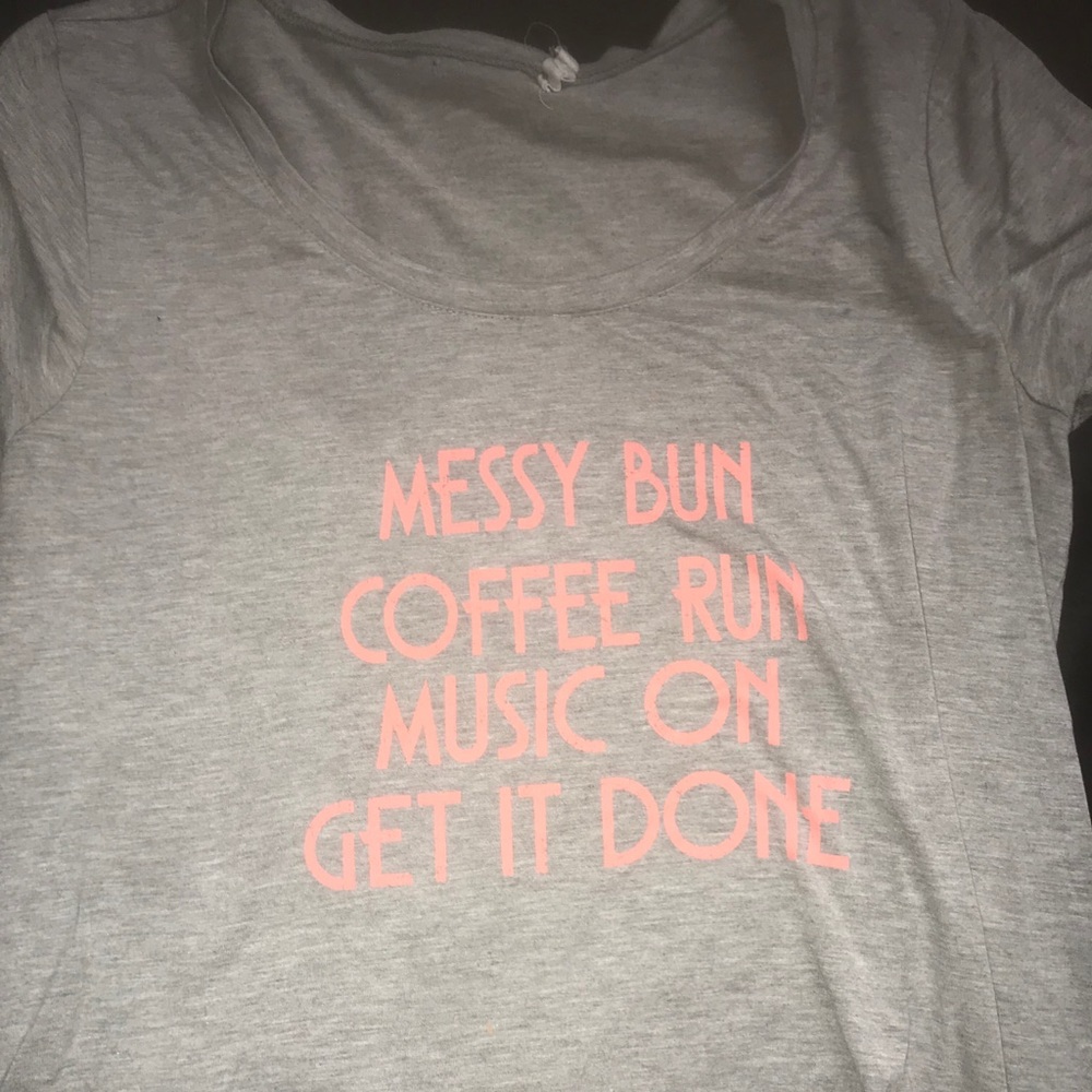 scoop neck tee